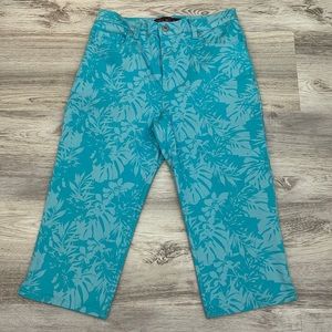 Gloria Vanderbilt Teel & Light Blue Stretchy Capri Jeans Leaf Print Size 8P